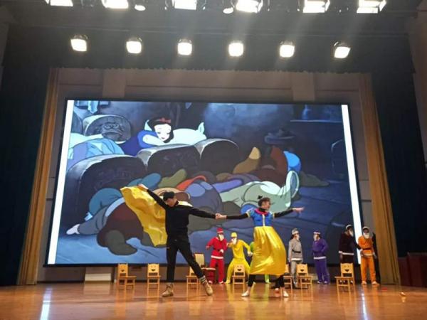 16级童话剧比赛3.jpg